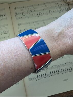 Enamel Geometric Stretch Bracelet in Blue and Red